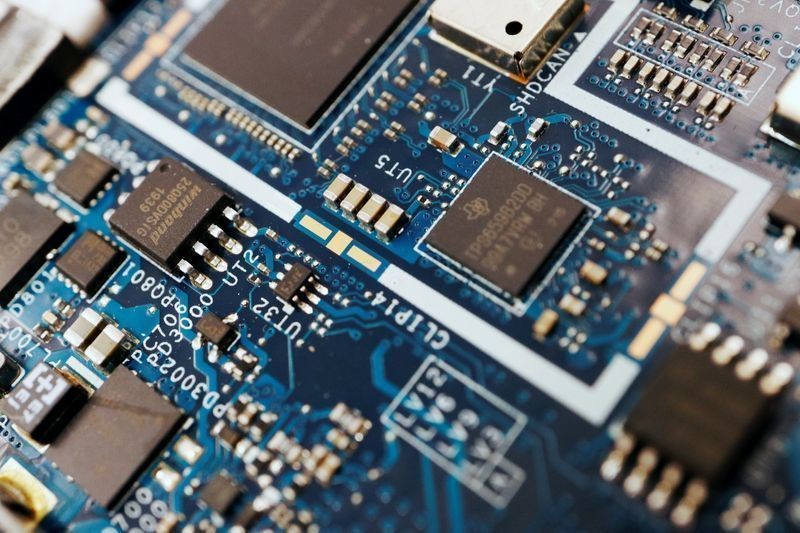 Ações de fabricantes de chips sofrem por nova onda de preocupações com IA