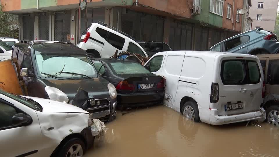 Enchentes deixam três mortos em Istambul após chuvas mais fortes em décadas