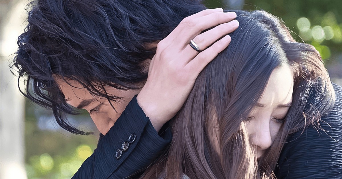 Empresário japonês que inventou festas de divórcio oferece outro serviço: homens bonitos contratados para secar suas lágrimas