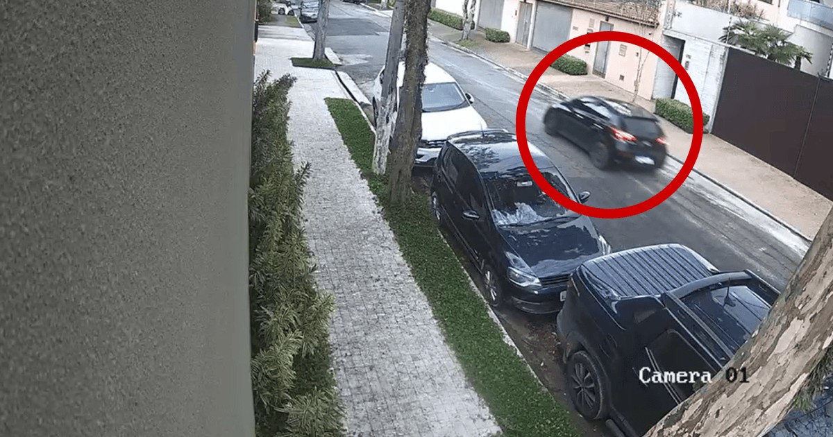 Câmeras mostram carro invadindo casa da família Matsunaga em SP