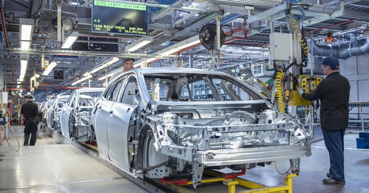 Análise: Prévia do PIB sobe 0,30% com alta da indústria