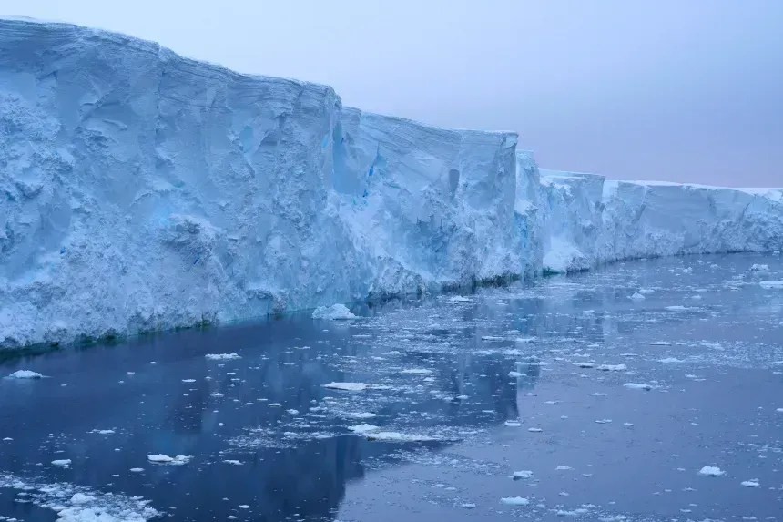 Recuo da “Geleira do Juízo Final” pode elevar nível do mar em 3 cm até 2100, aponta estudo