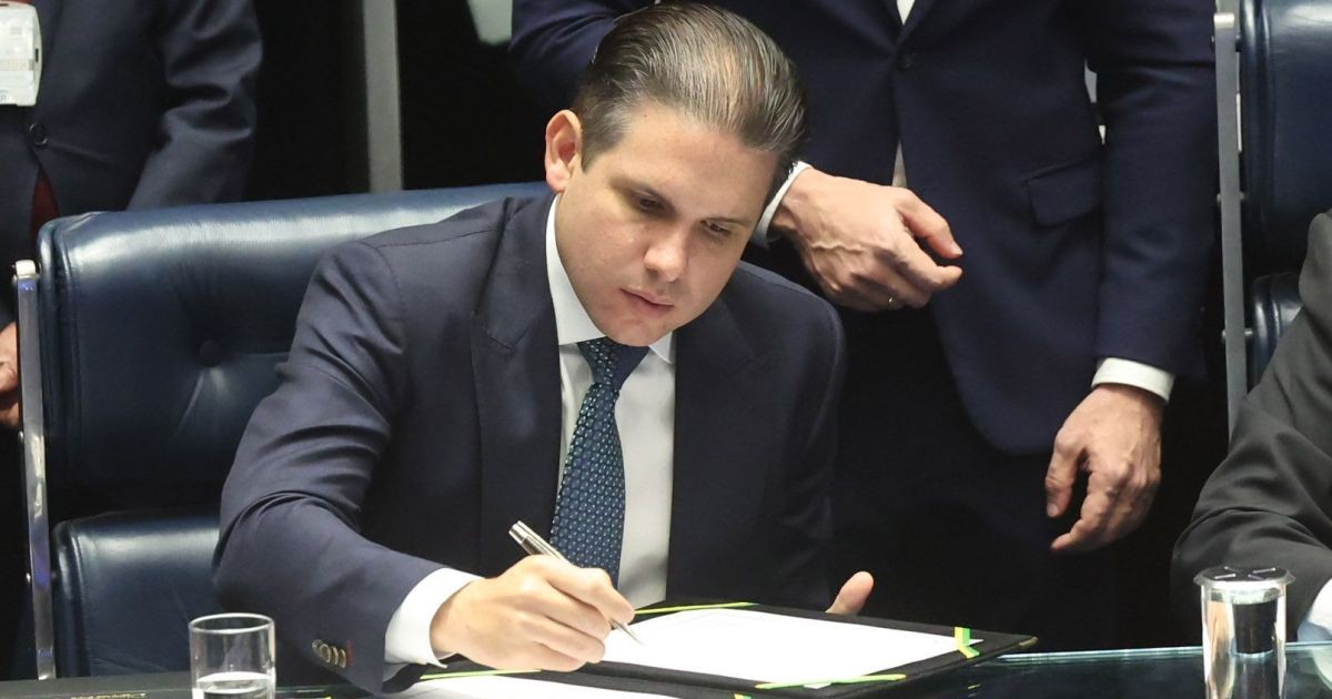 Hugo diz que Câmara vai aplicar fim da escala 6×1 na semana que vem