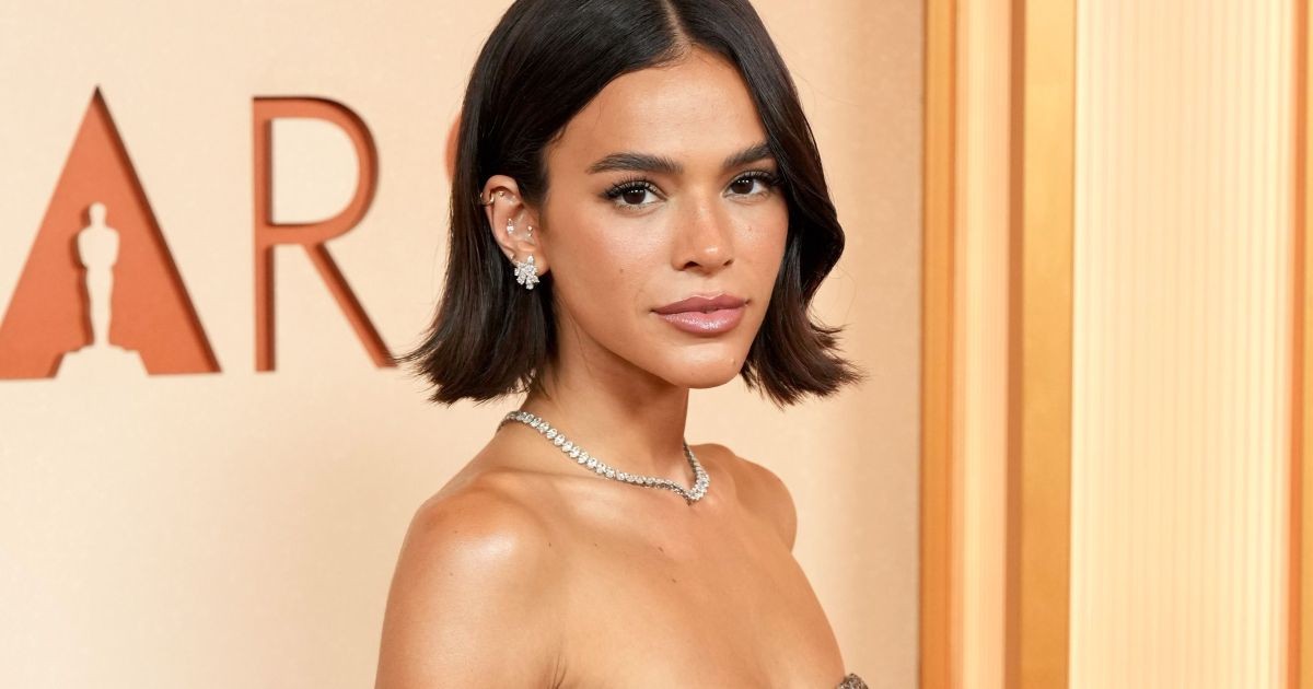Bruna Marquezine admite que só agora tem relação equilibrada com trabalho
