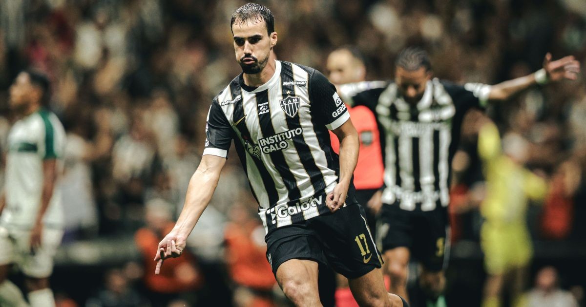 Com time misto, Atlético-MG bate o Coritiba e ganha posições no Brasileirão