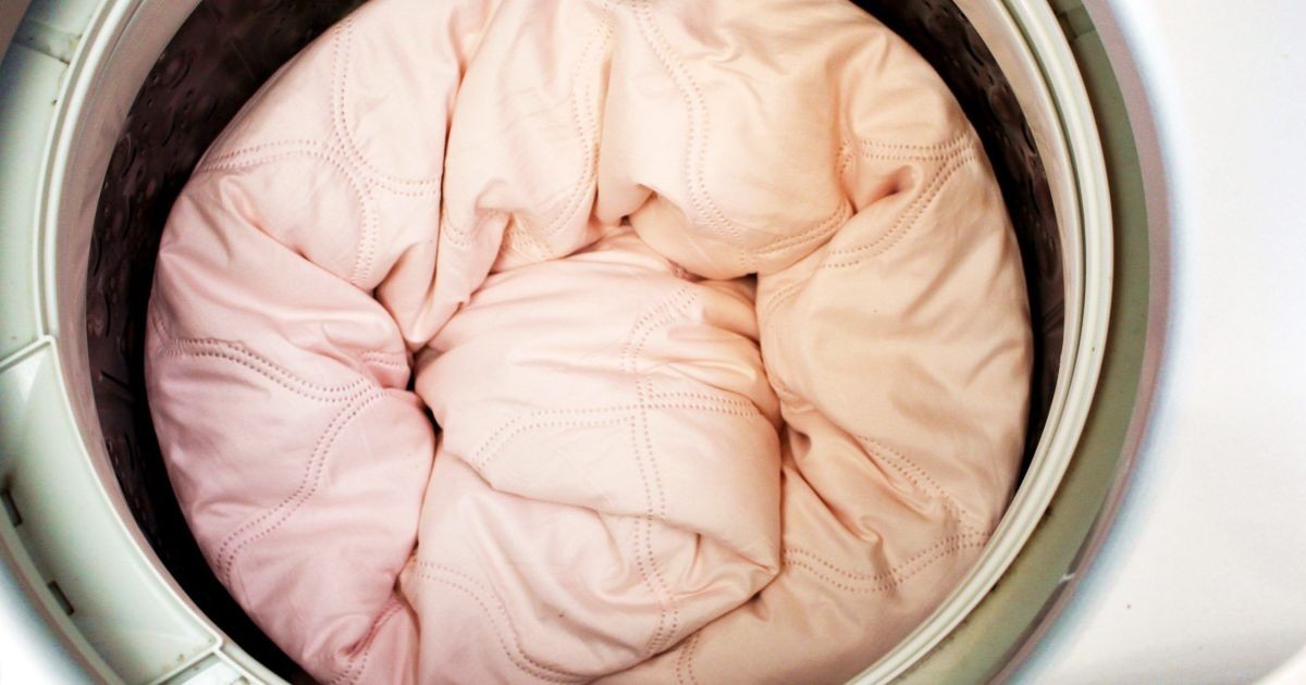Lençóis e edredons: como lavar a roupa de cama em casa