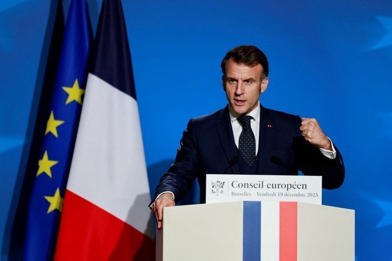 Macron promete punir quem causou destruição nos protestos na França