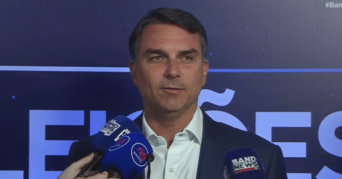 Flávio diz que usará debate para rebater fake news e diferença de projetos