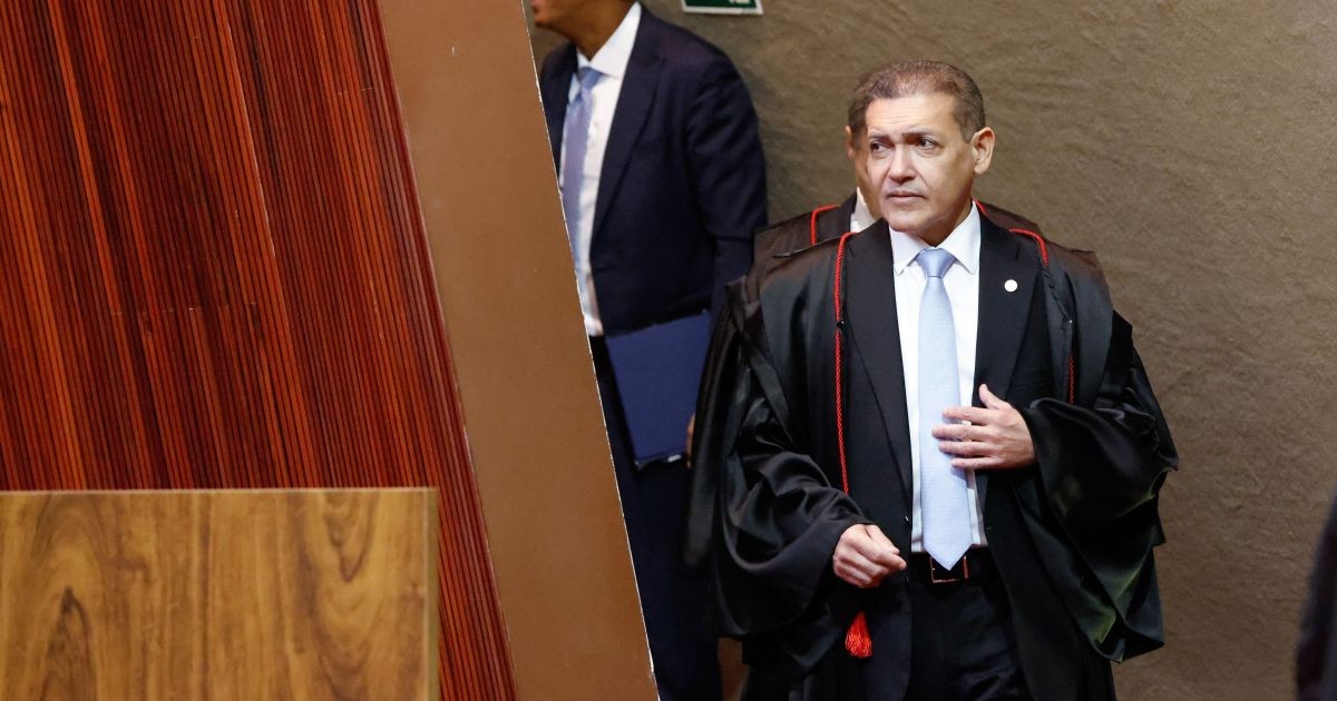 Debate sobre canais, IA e impulsionamento pode voltar ao TSE até o 2º turno