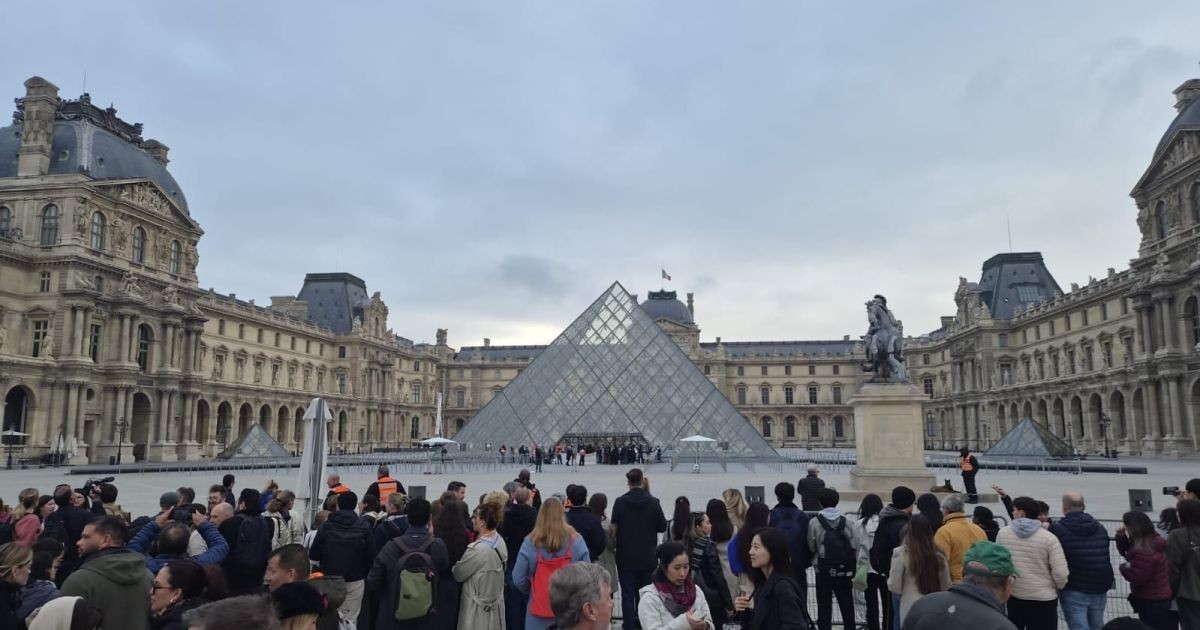 Museu do Louvre fecha em Paris após onda de protestos na França