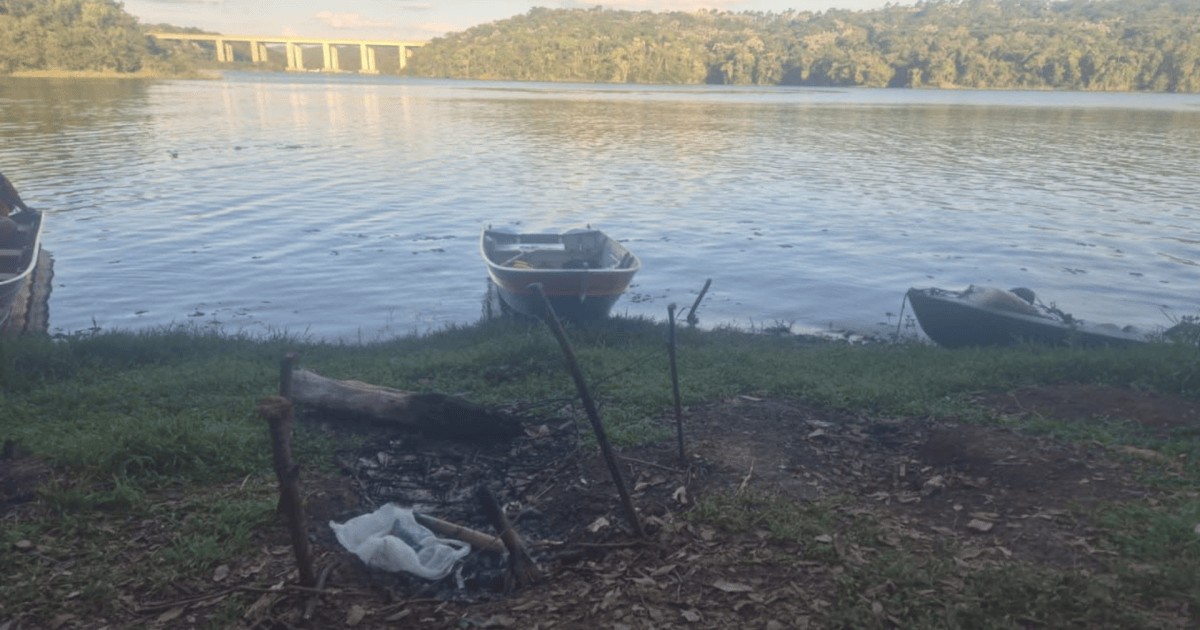 Homem desaparece após embarcação virar em represa de MG