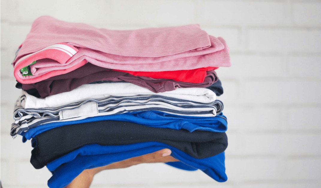 Sabão deixa resíduo na roupa? Veja causas e como evitar
