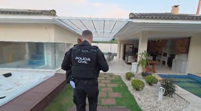 Internet do CV: Entenda operação que levou à prisão de mãe e irmão de Oruam