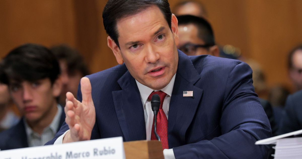 EUA não suspenderam envio de inteligência à Ucrânia, diz Rubio
