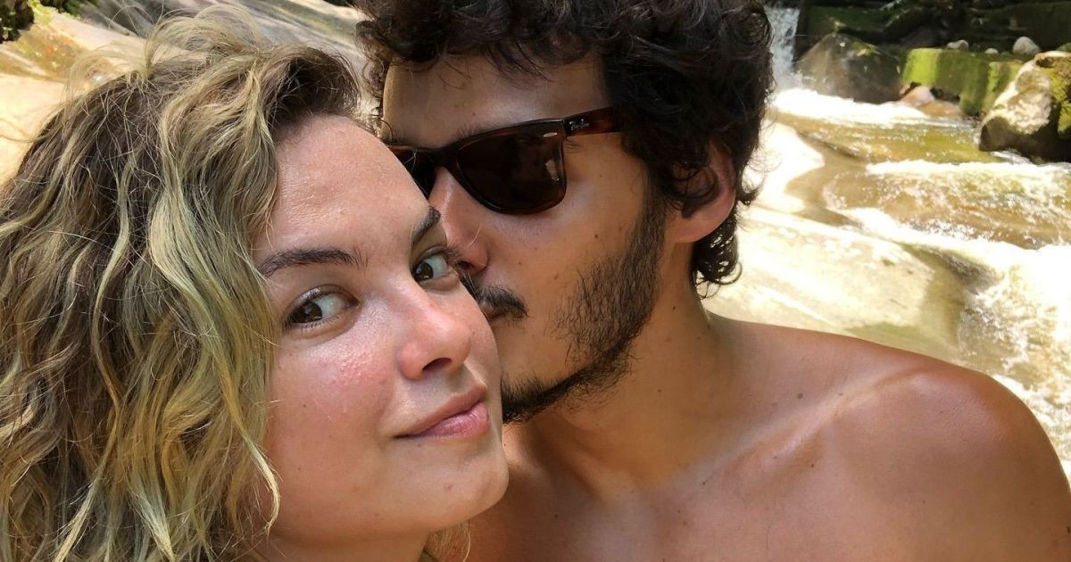 Namorado de Lua Blanco mantém peça após morte da atriz: “Não sei como”