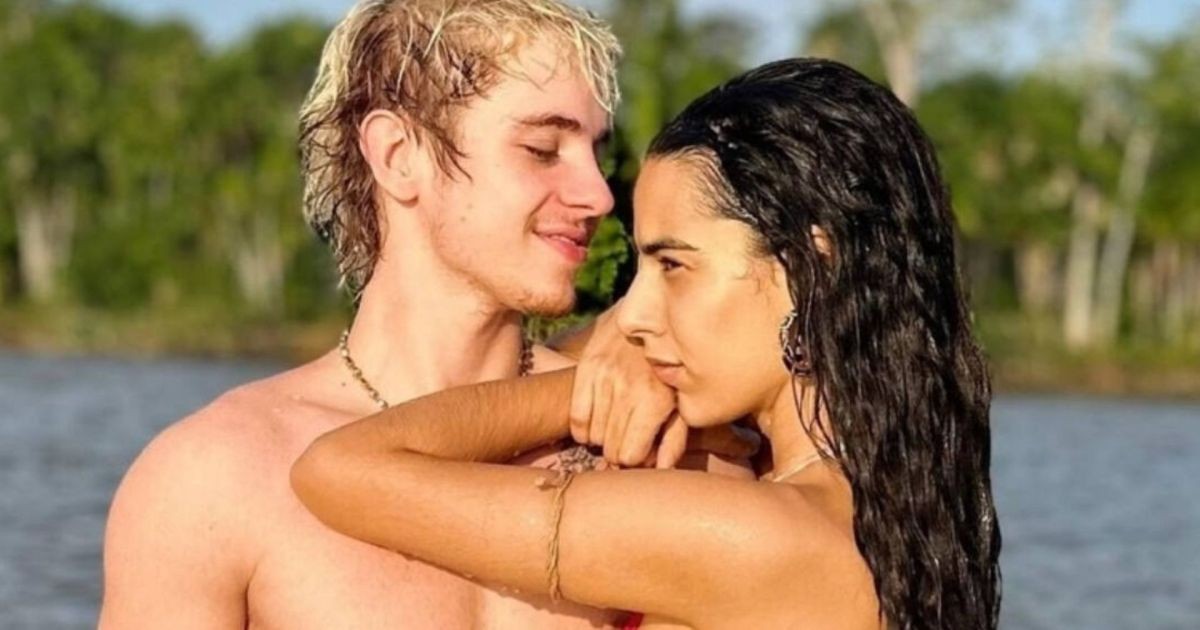 Juliano Floss publica foto com a ex-namorada, Marina Sena; confira