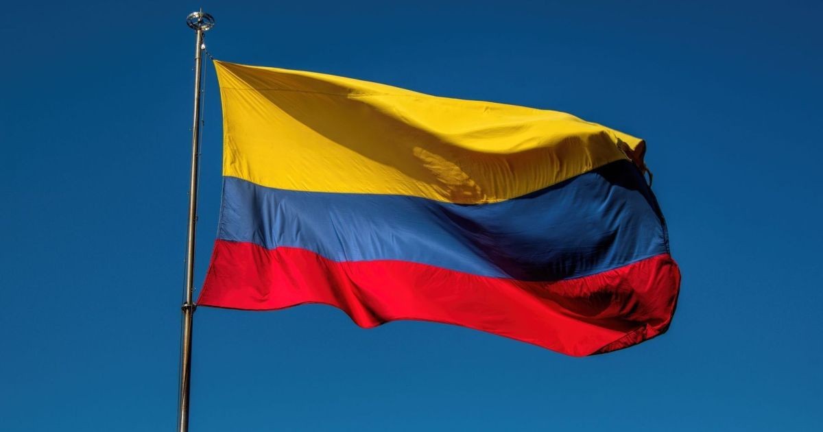 Colômbia aprova orçamento de 2027 com mais recursos para pagar dívida