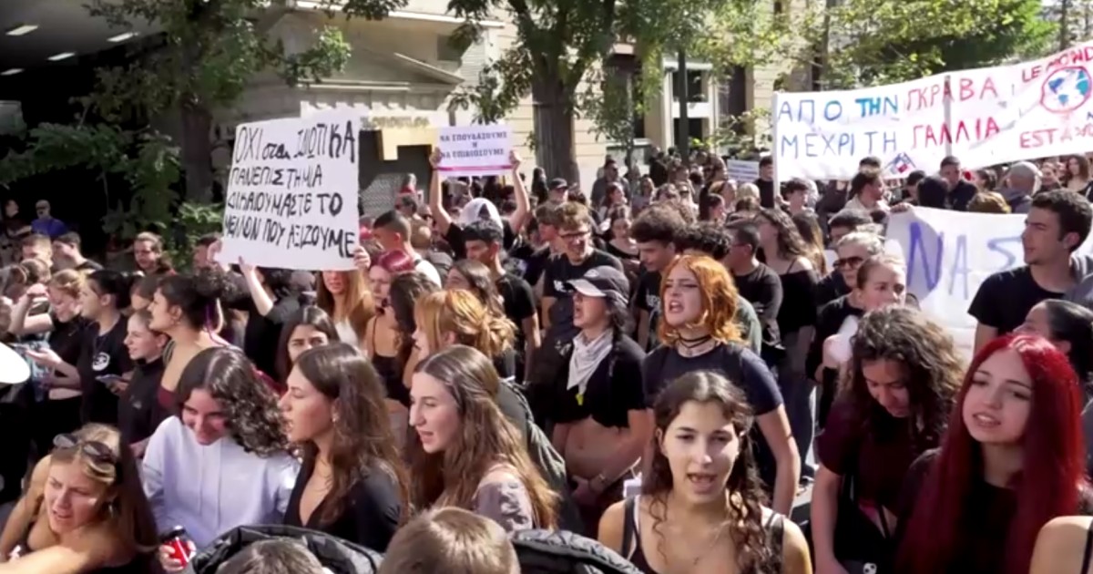Estudantes protestam na Grécia contra condições na educação e custo de vida