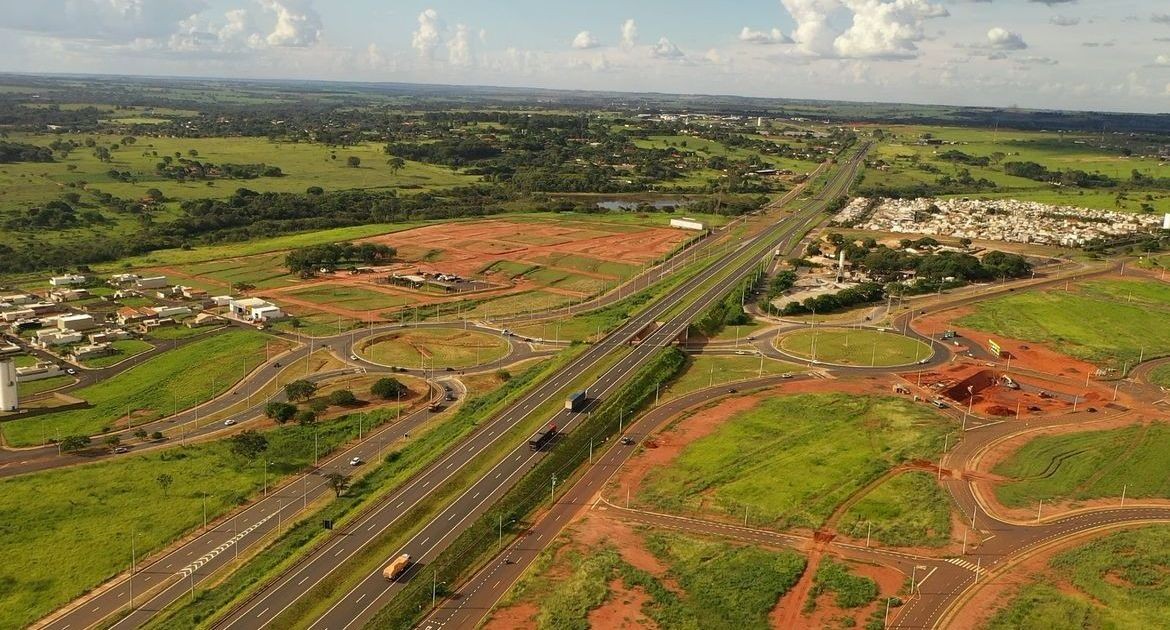 Transporte deve ter queda de 4% nos investimentos em 2027, diz CNT