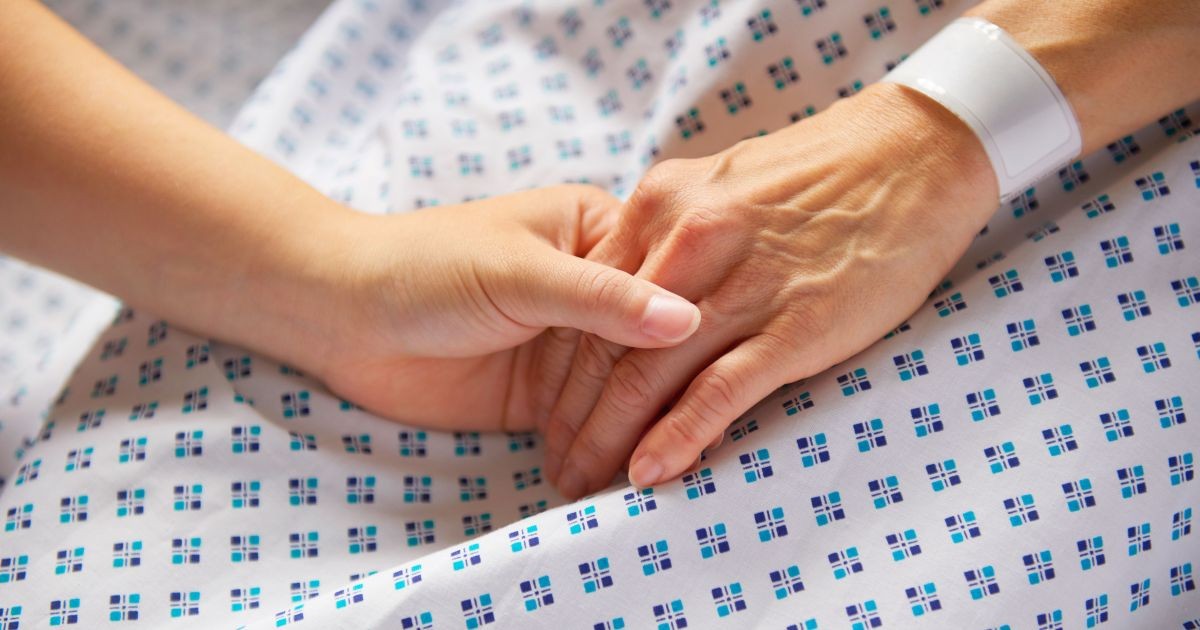 Cochilo, poluição e desemprego estão associados ao Alzheimer, diz estudo