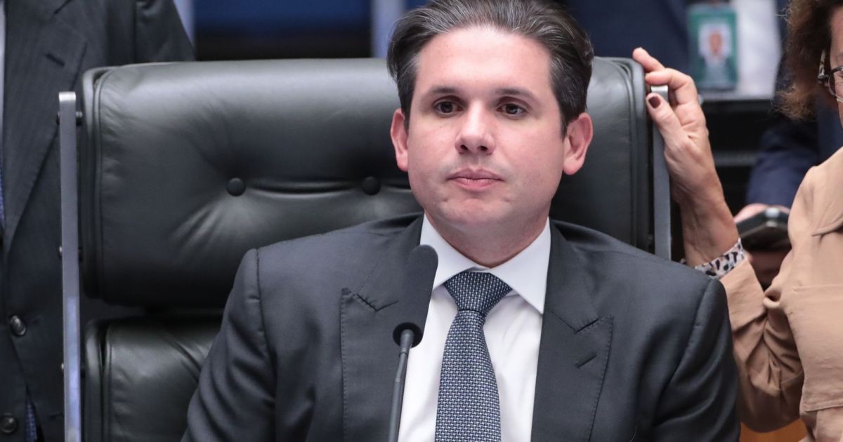 PSB e PDT declaram apoio à reeleição de Hugo na presidência da Câmara