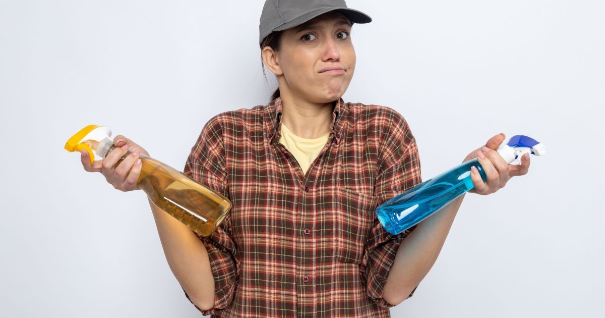 Misturar produtos de limpeza é perigoso? Saiba o que evitar