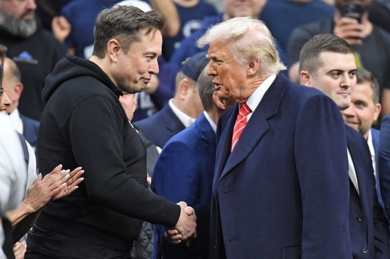 Trump pede para Musk retirar restrições da Starlink na Ucrânia, diz jornal