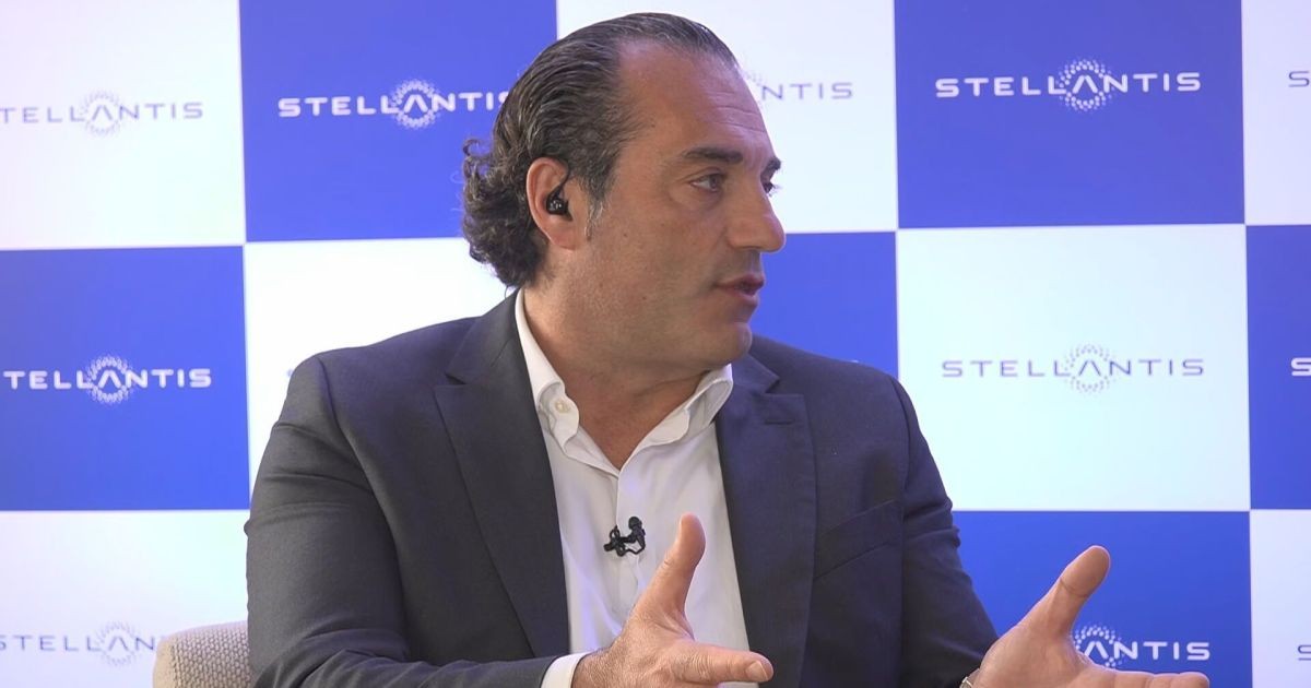 CEO da Stellantis pede desculpas por problemas em motores PureTech