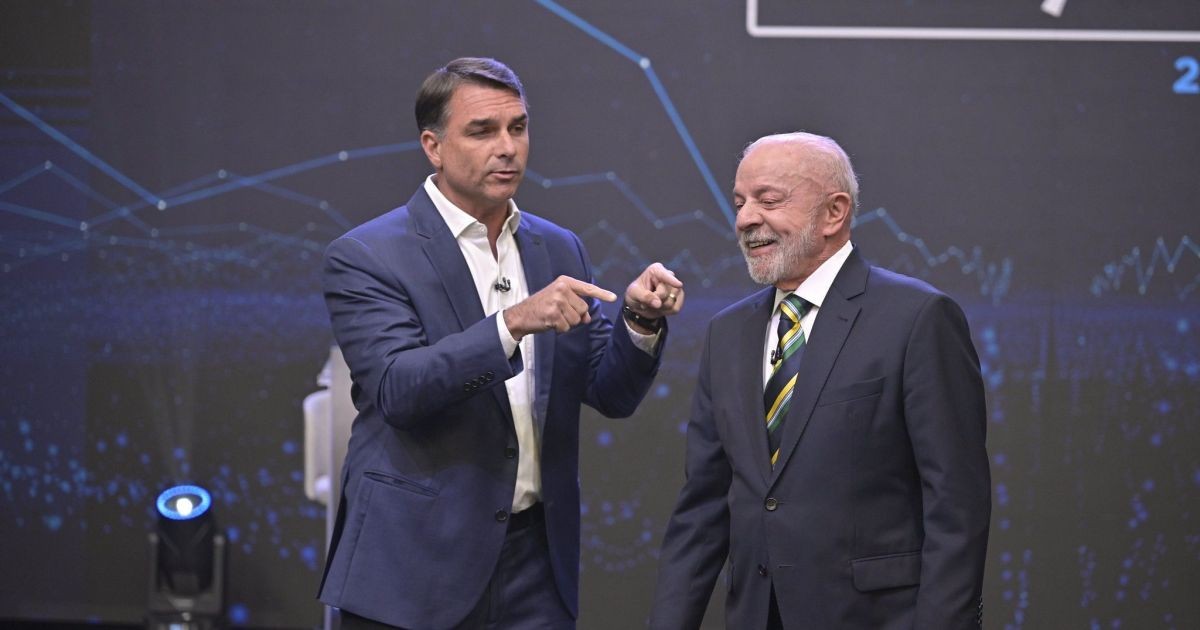 O que acontece se Flávio Bolsonaro e Lula empatarem nas urnas, no 2º turno?