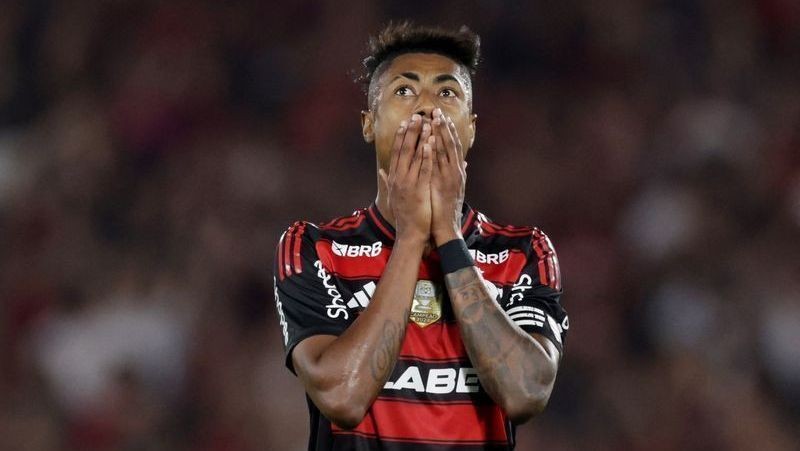 Bruno Henrique mostra abatimento após queda do Flamengo: “Difícil falar”