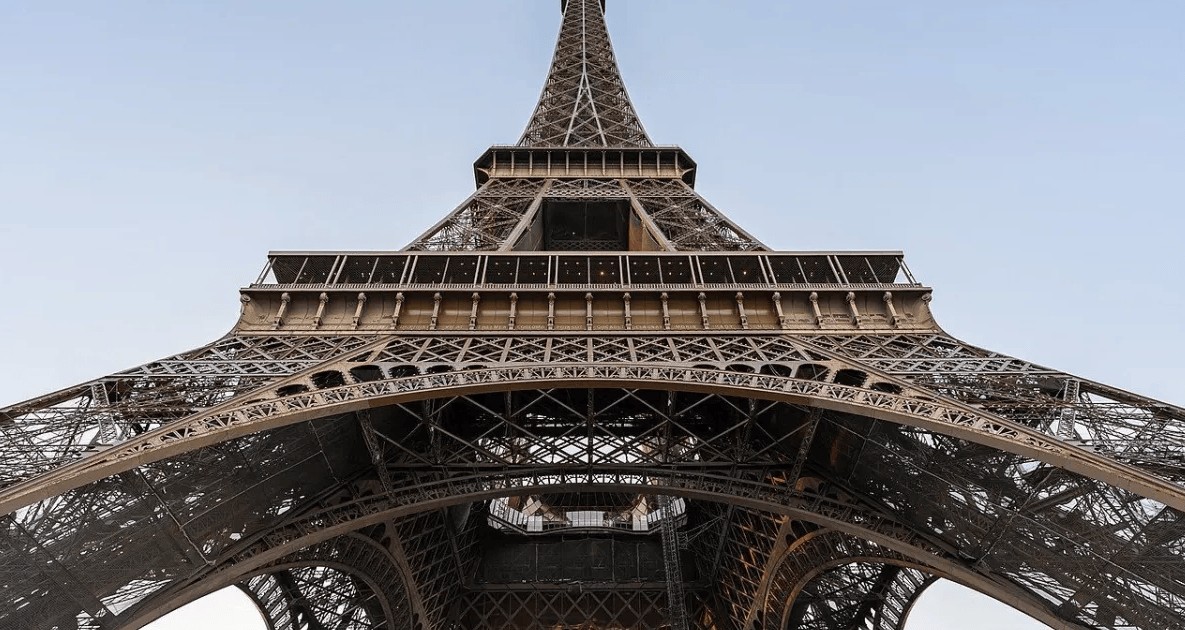 Ataque a tiros em subúrbio de Paris deixa um morto e quatro feridos