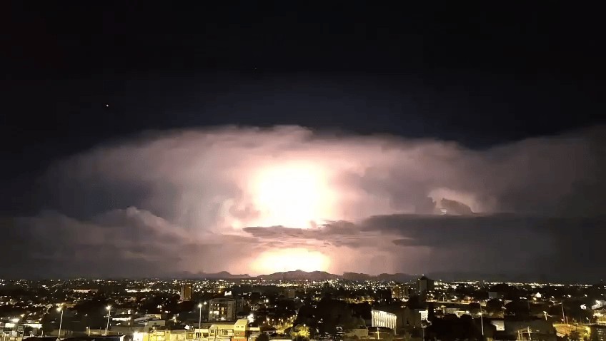 Ciclone deixa Paraná em alerta para tempestades até domingo; veja previsão