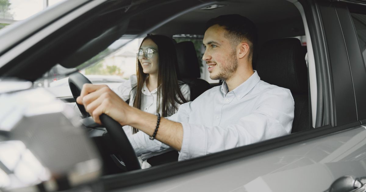 Seguro auto digital: como funciona o atendimento pelo celular