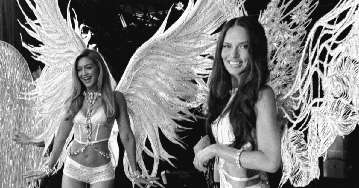 Gigi Hadid abre álbum de fotos ao lado de Adriana Lima em desfile; veja
