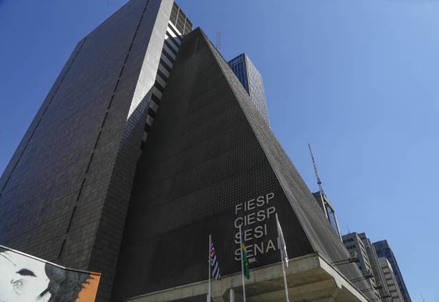 Fiesp: confiança da indústria sobe em outubro, mas ainda indica pessimismo