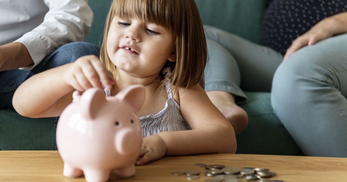 Finanças para crianças: como abordar e ensinar a poupar e investir