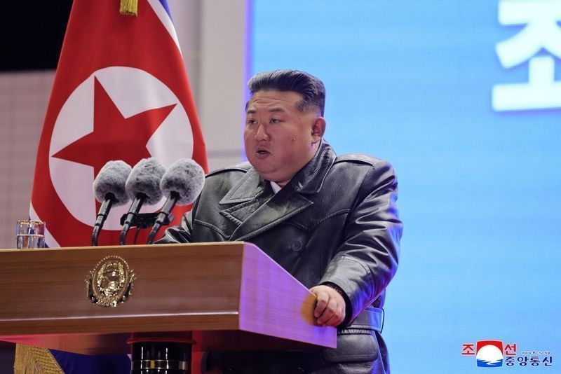 Líder da Coreia do Norte pede “revolução militar” e Exército mais forte