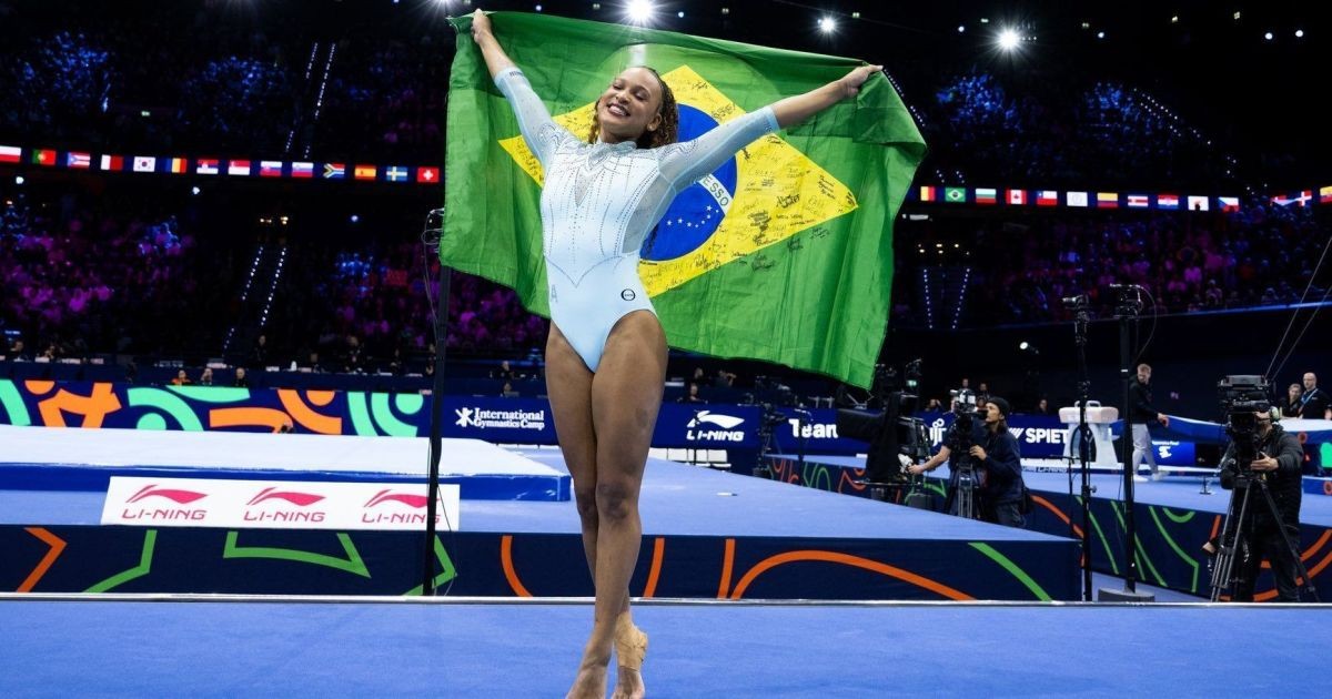 Rebeca Andrade é ouro no salto e conquista o tricampeonato mundial