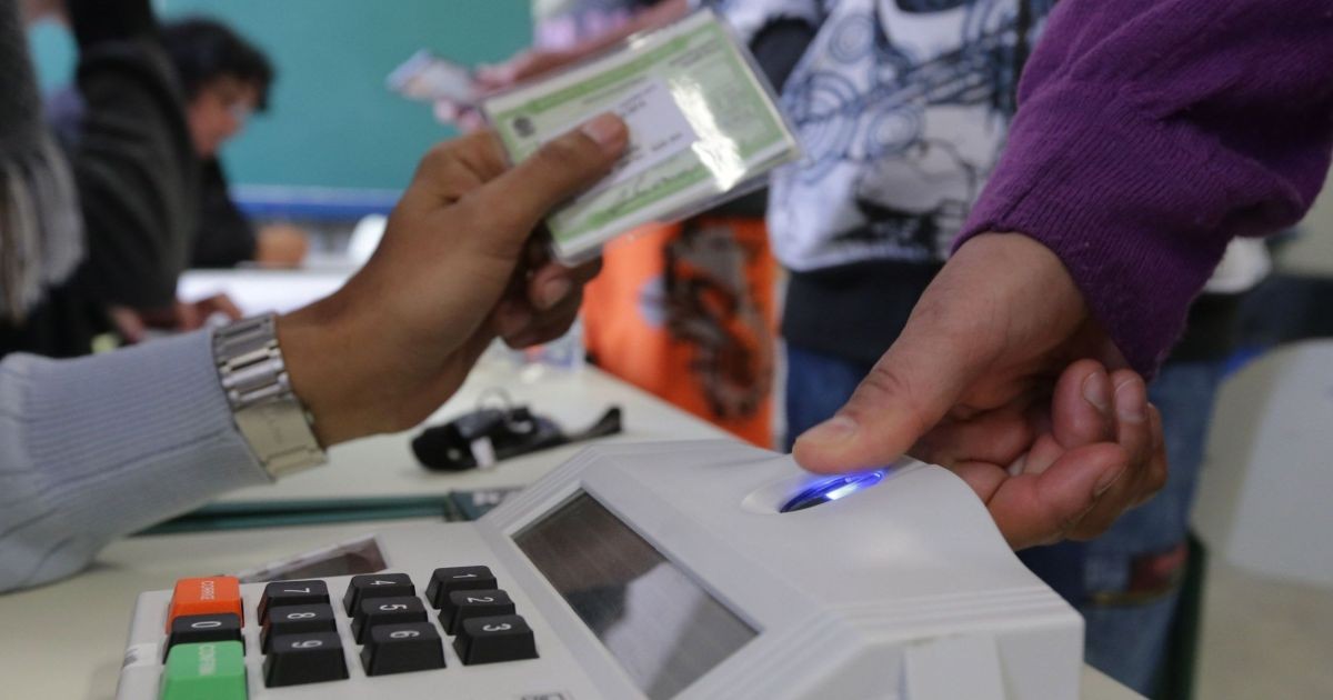 Urnas são abertas no exterior para o segundo turno das eleições