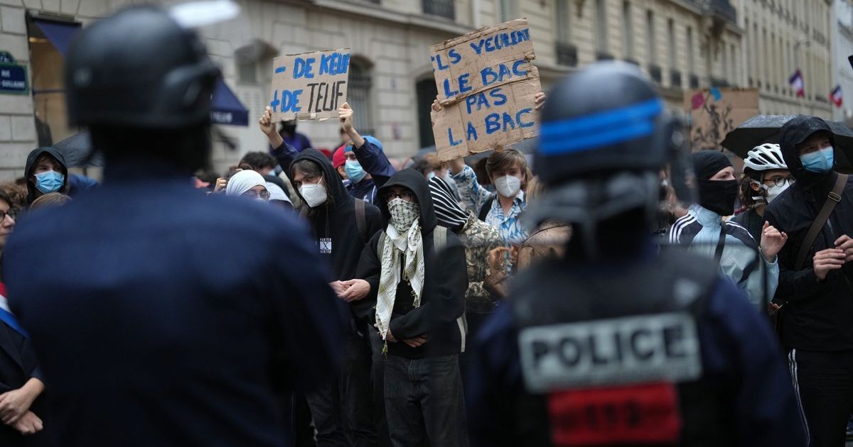 França detém quase mil pessoas em novos protestos por todo o país