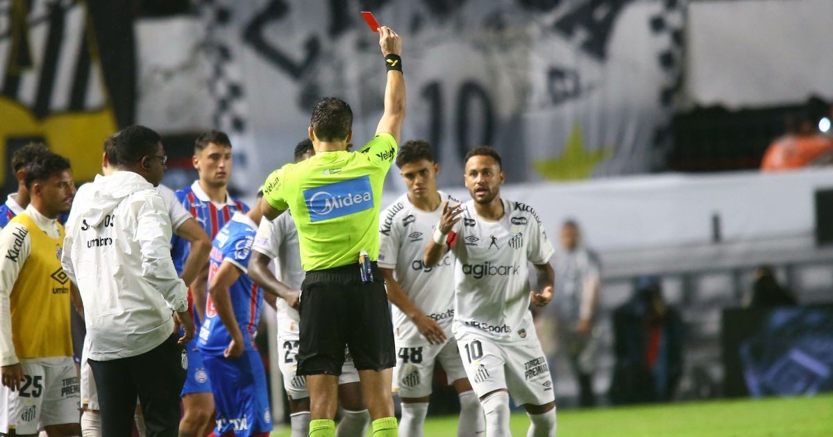 “Você é um m***”: dublador revela confusão envolvendo Neymar e Nestor