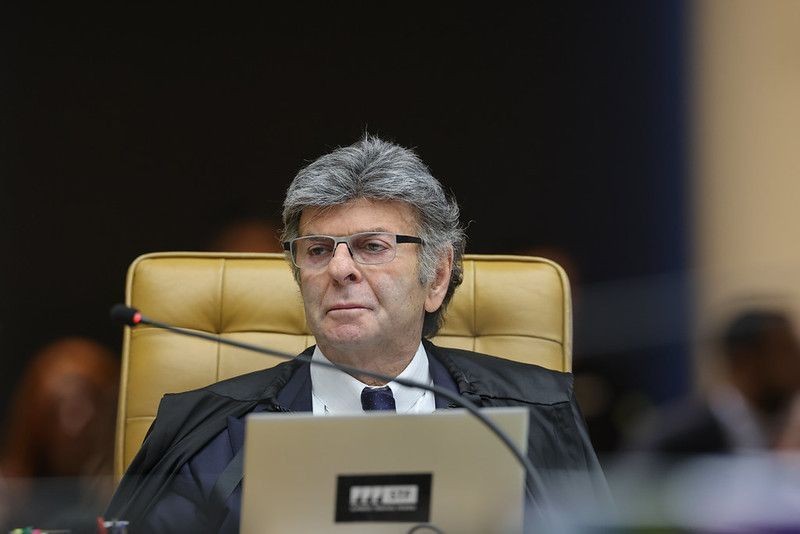 Luiz Fux, ministro do STF, vota no 2º turno em Brasília