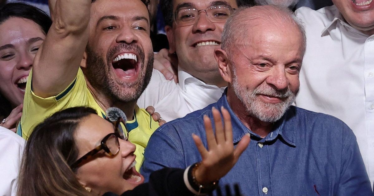 Lula freia direita nas Américas, mas bloco antipetista é desafio em casa
