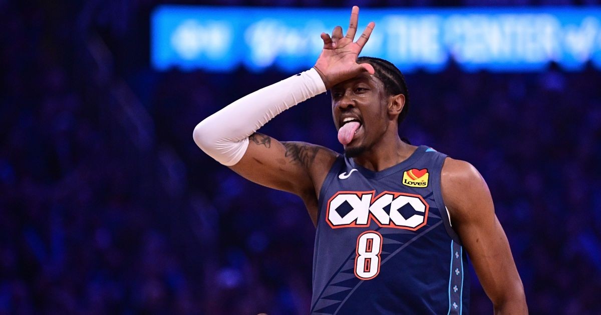 NBA: Jalen Williams sofre grave lesão na perna e deixa jogo de maca