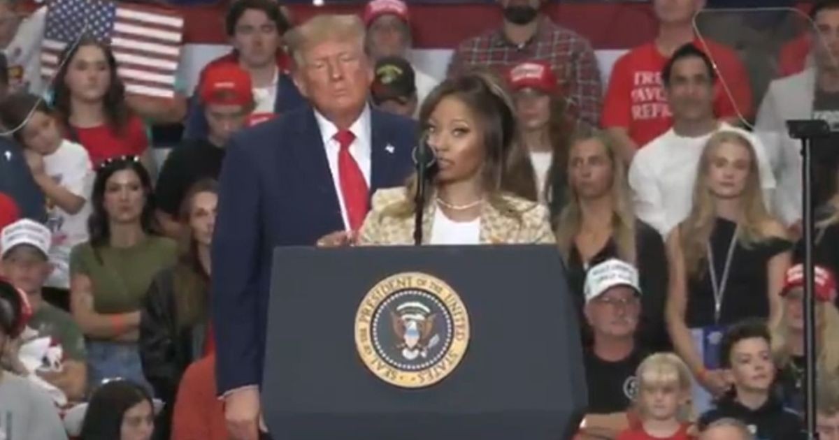 Nicki Minaj pode virar secretária de Imprensa de Trump, diz oficial dos EUA