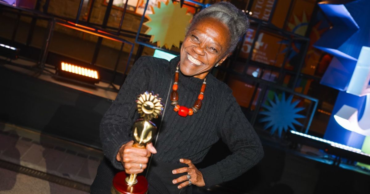 Teca Pereira diz que pensou em desistir da carreira: “A etnia sofria”