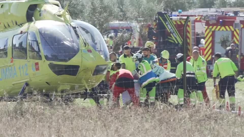 Helicóptero resgata passageiro ferido em acidente de trem na Espanha