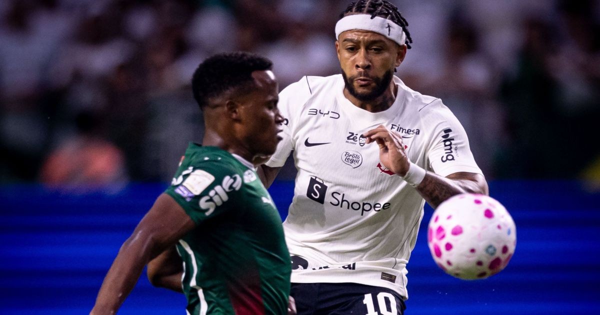 Corinthians: Seedorf revela possível data do retorno de Memphis Depay
