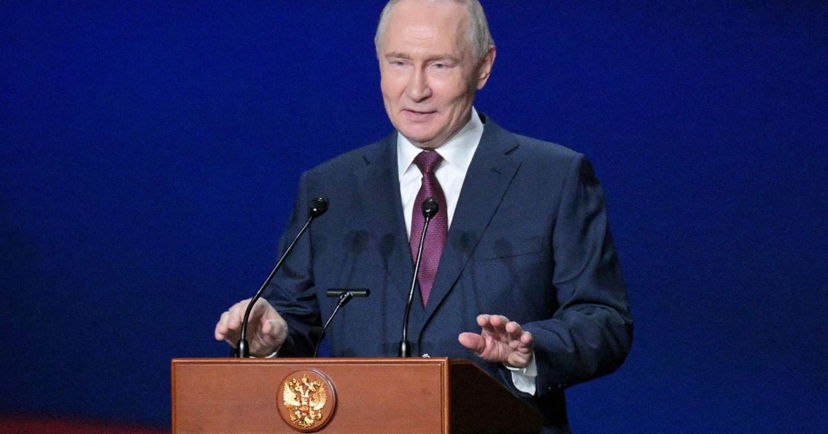 Putin diz que Rússia busca restaurar relações com Europa
