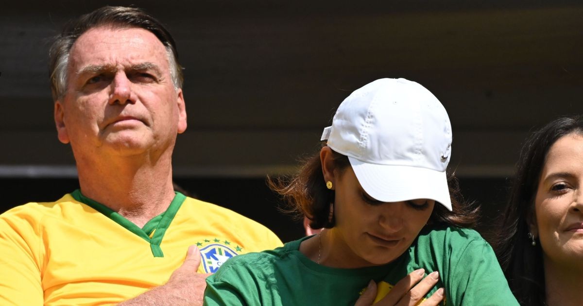 Michelle chama Jair de “líder” e diz que ele defende “momento de união”
